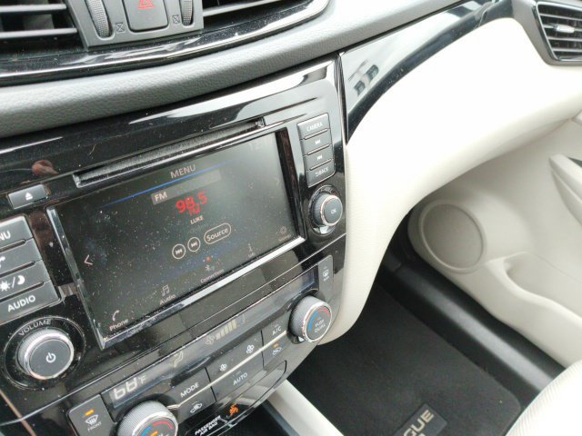 Used 2020 Silver Nissan SV image 30