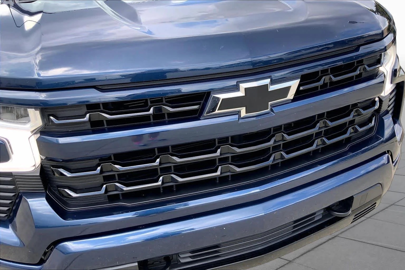 Used 2023 Northsky Blue Metallic Chevrolet RST image 30