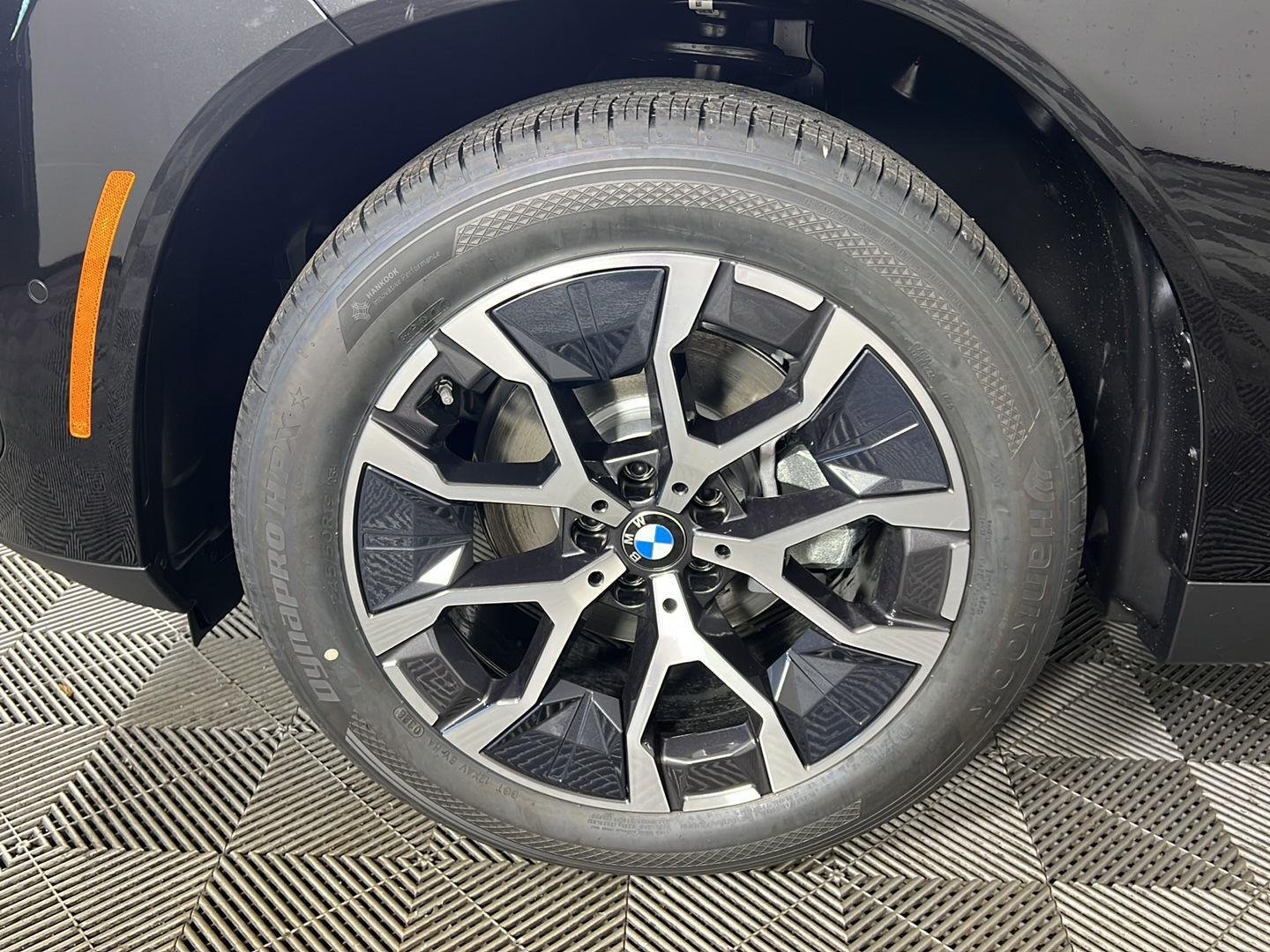 New 2026 Black Sapphire Metallic BMW 30 xDrive image 6