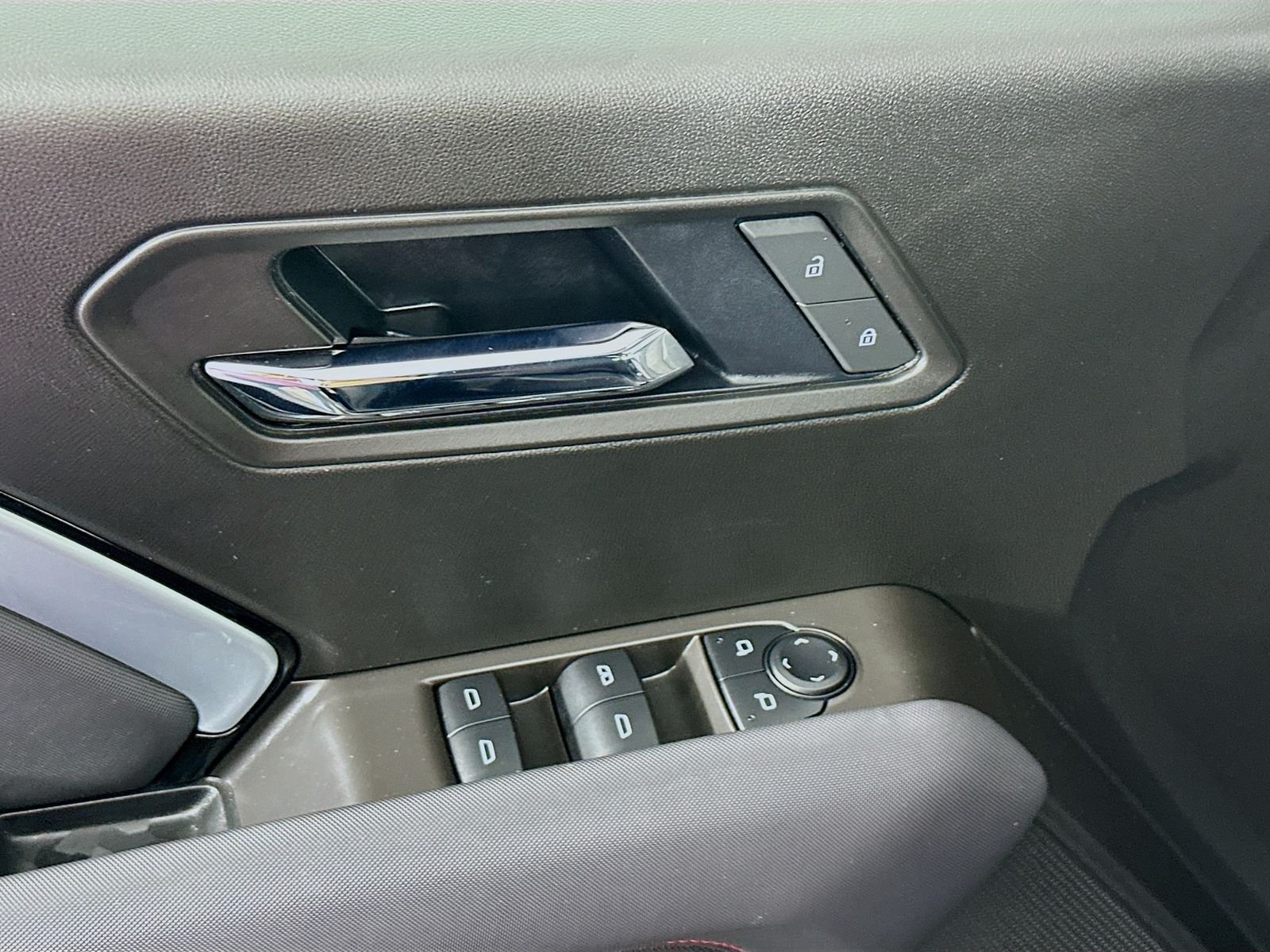 Used 2025 Black Chevrolet Z71 image 18