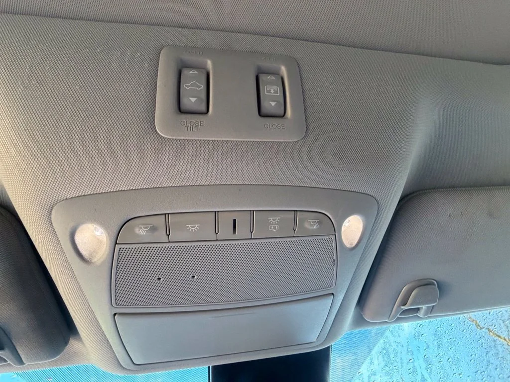 Used 2019 Black Nissan SL image 20