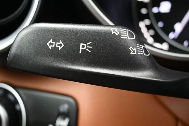 Used 2019 Gray Alfa Romeo Base image 28