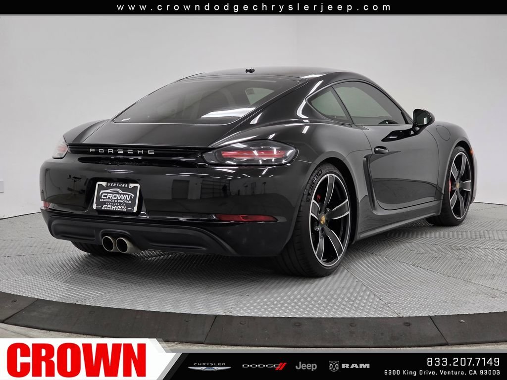 Used 2021  Porsche S image 7