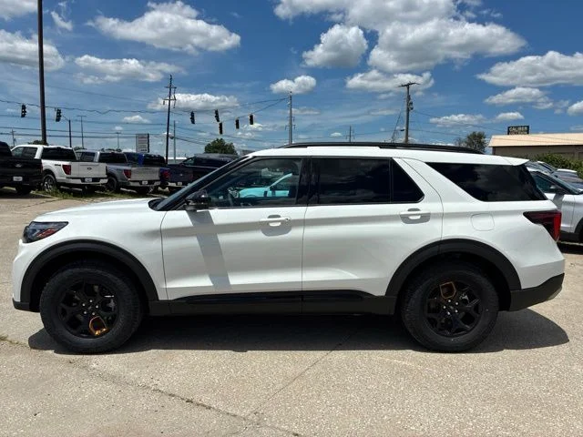New 2026 White Ford Tremor image 2
