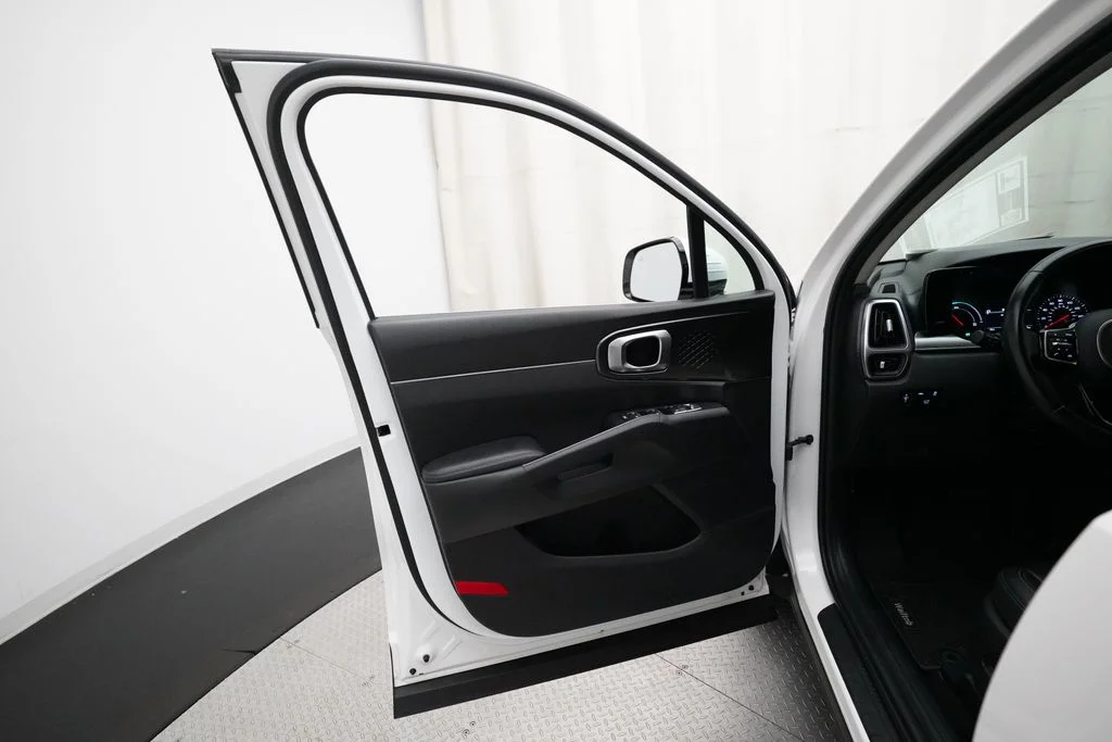 Used 2023 White Kia EX image 29