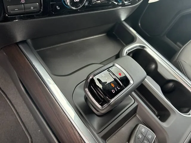 New 2026 Summit White GMC SLT image 26