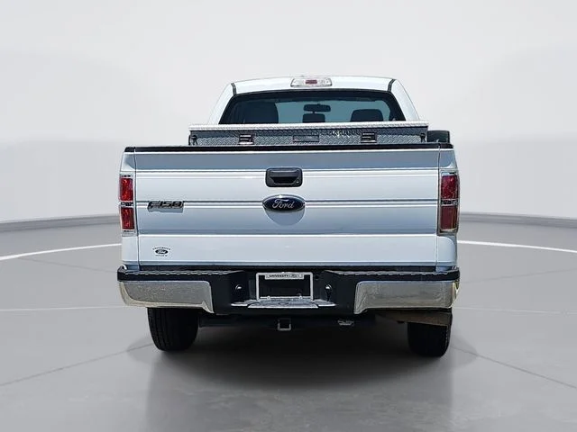 Used 2014 White Ford XL image 4
