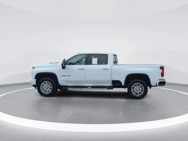 Used 2020 White Chevrolet High Country image 5