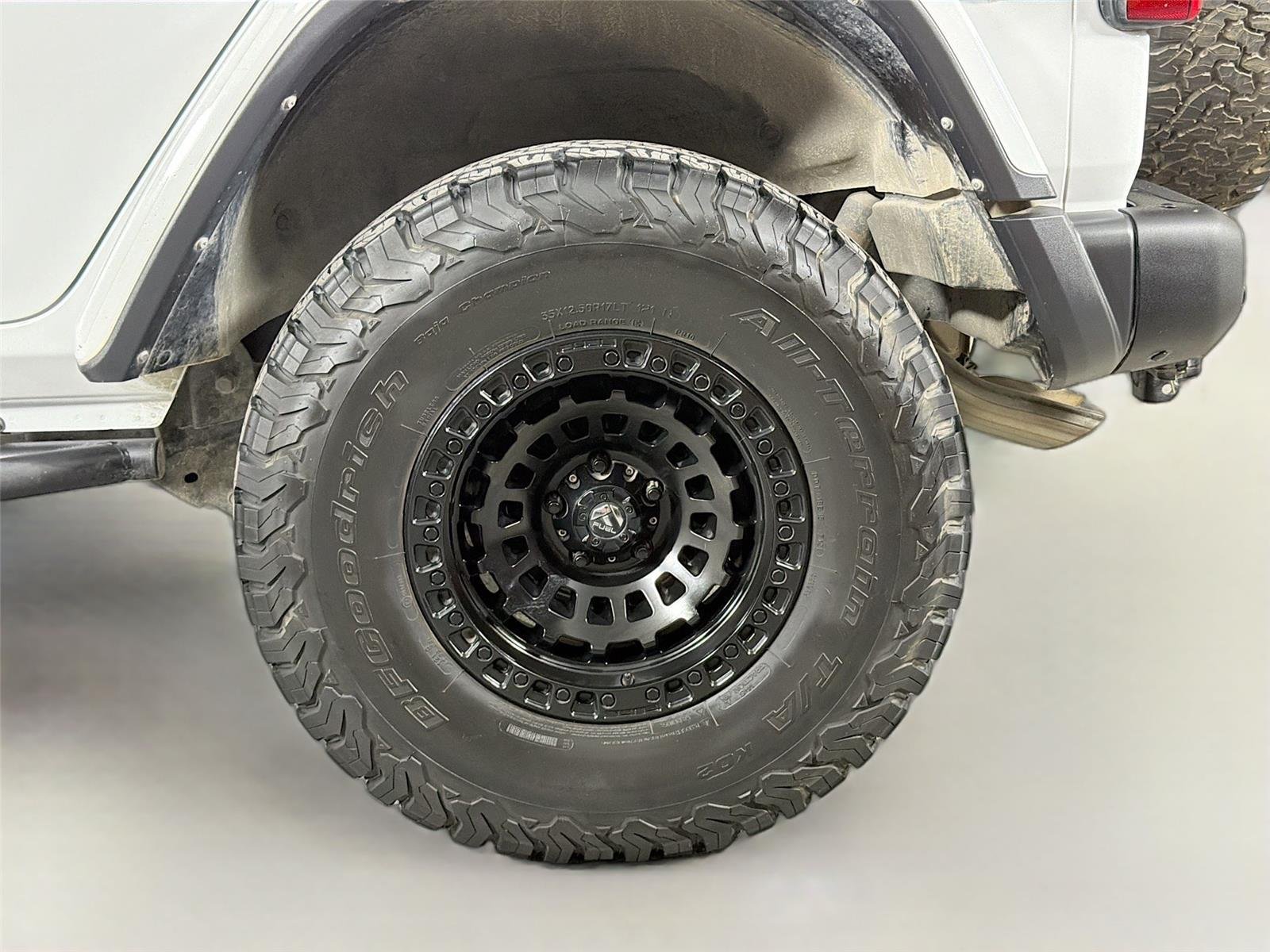 Used 2022 Bright White Jeep Unlimited Rubicon 392 image 27