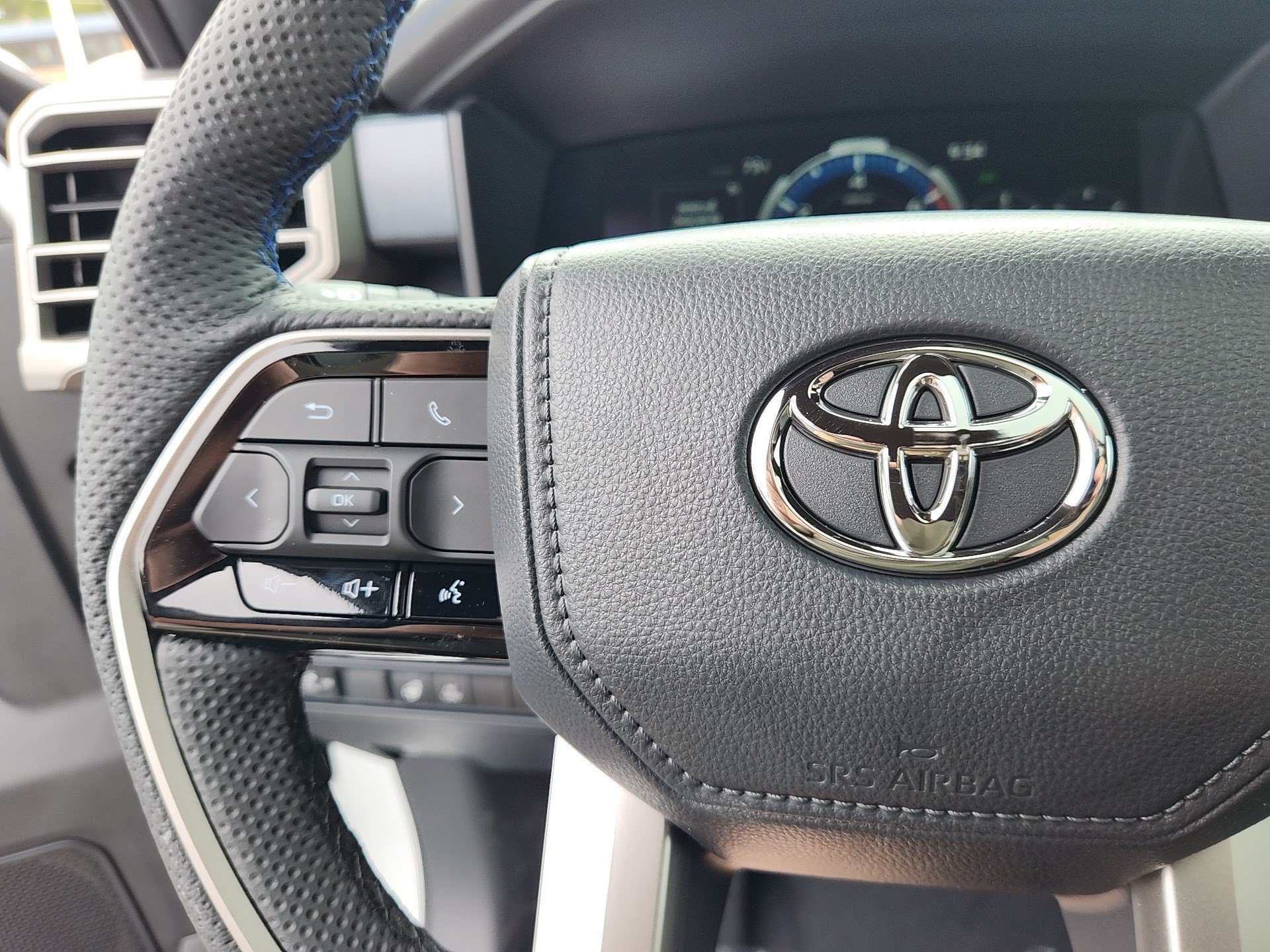 New 2026 Wind Chill Pearl <sup>1</sup> Toyota  Platinum image 19