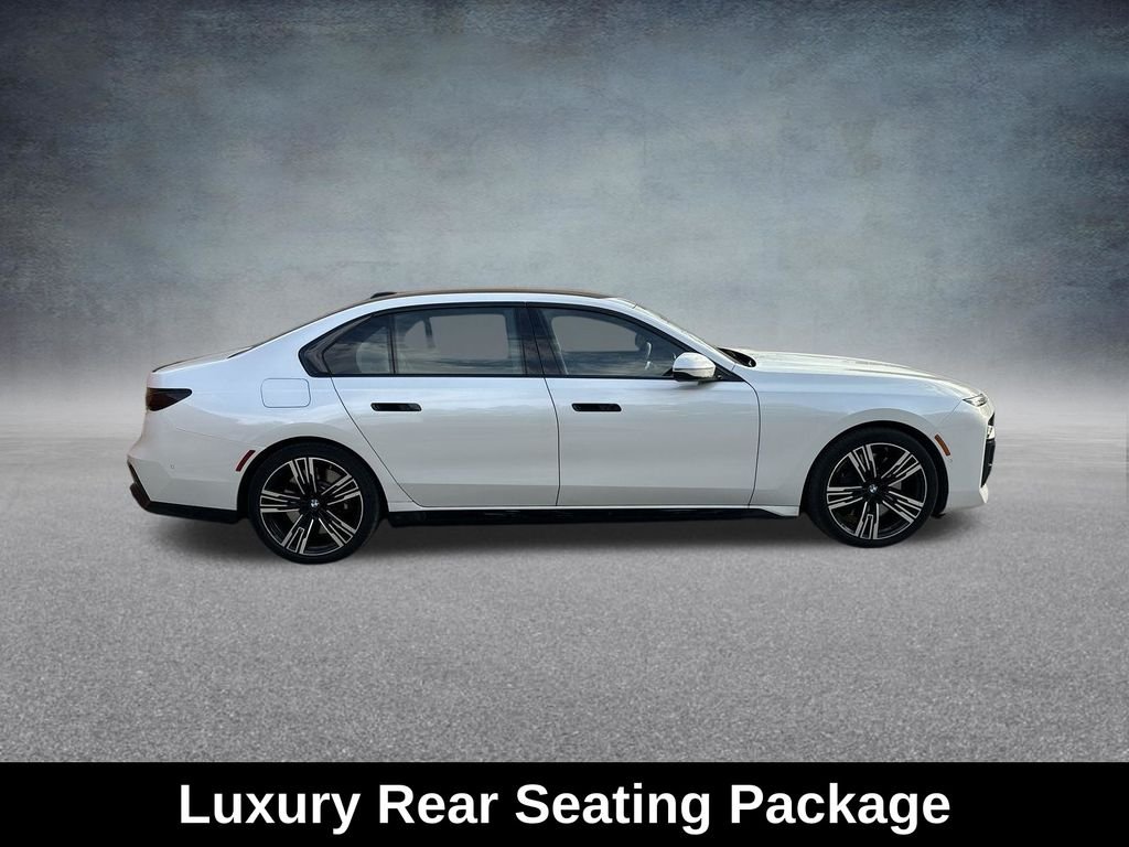 Used 2025 White BMW 760i xDrive image 11
