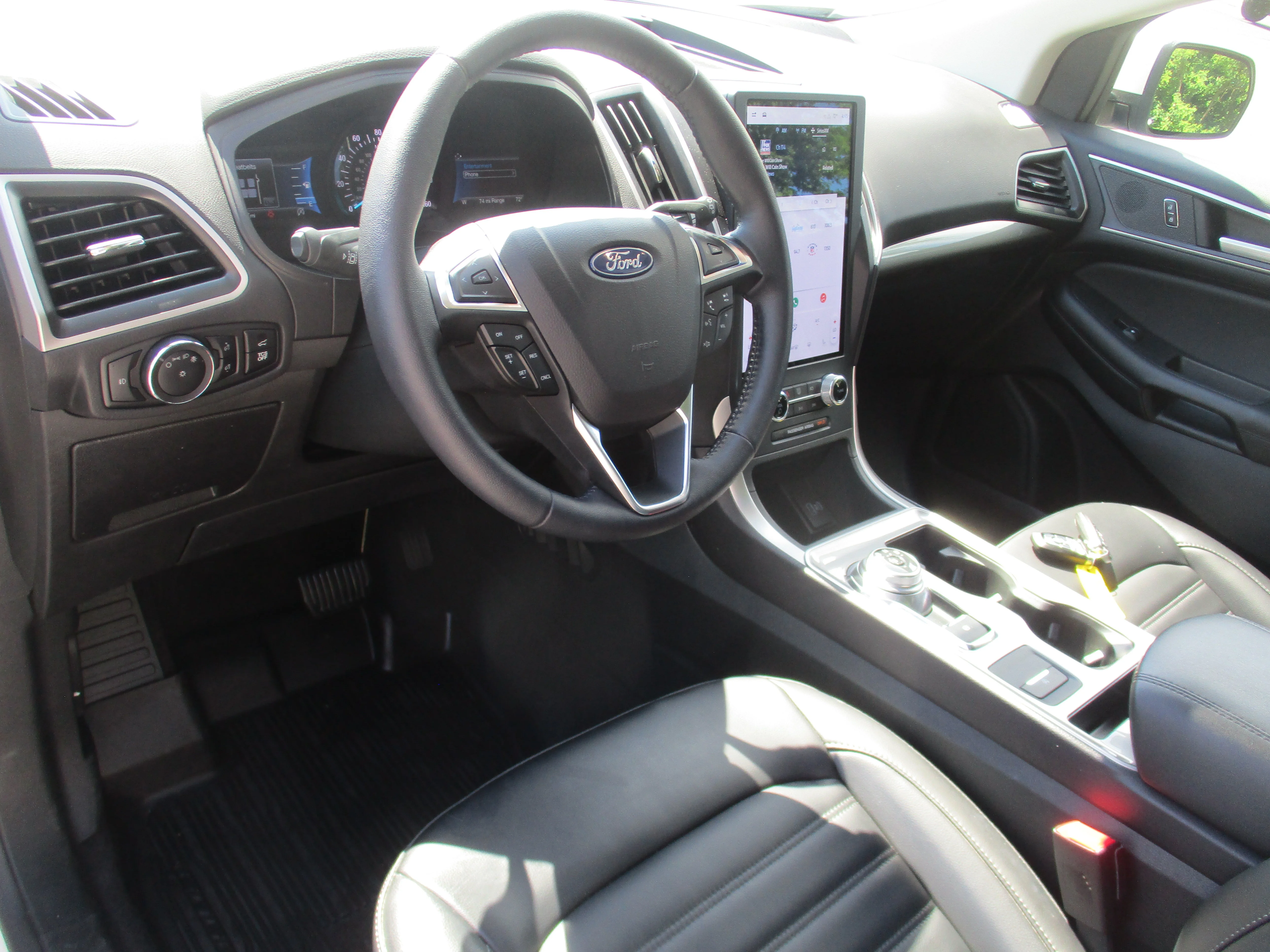 Used 2023 Star White Metallic Tri-Coat Ford SEL image 33