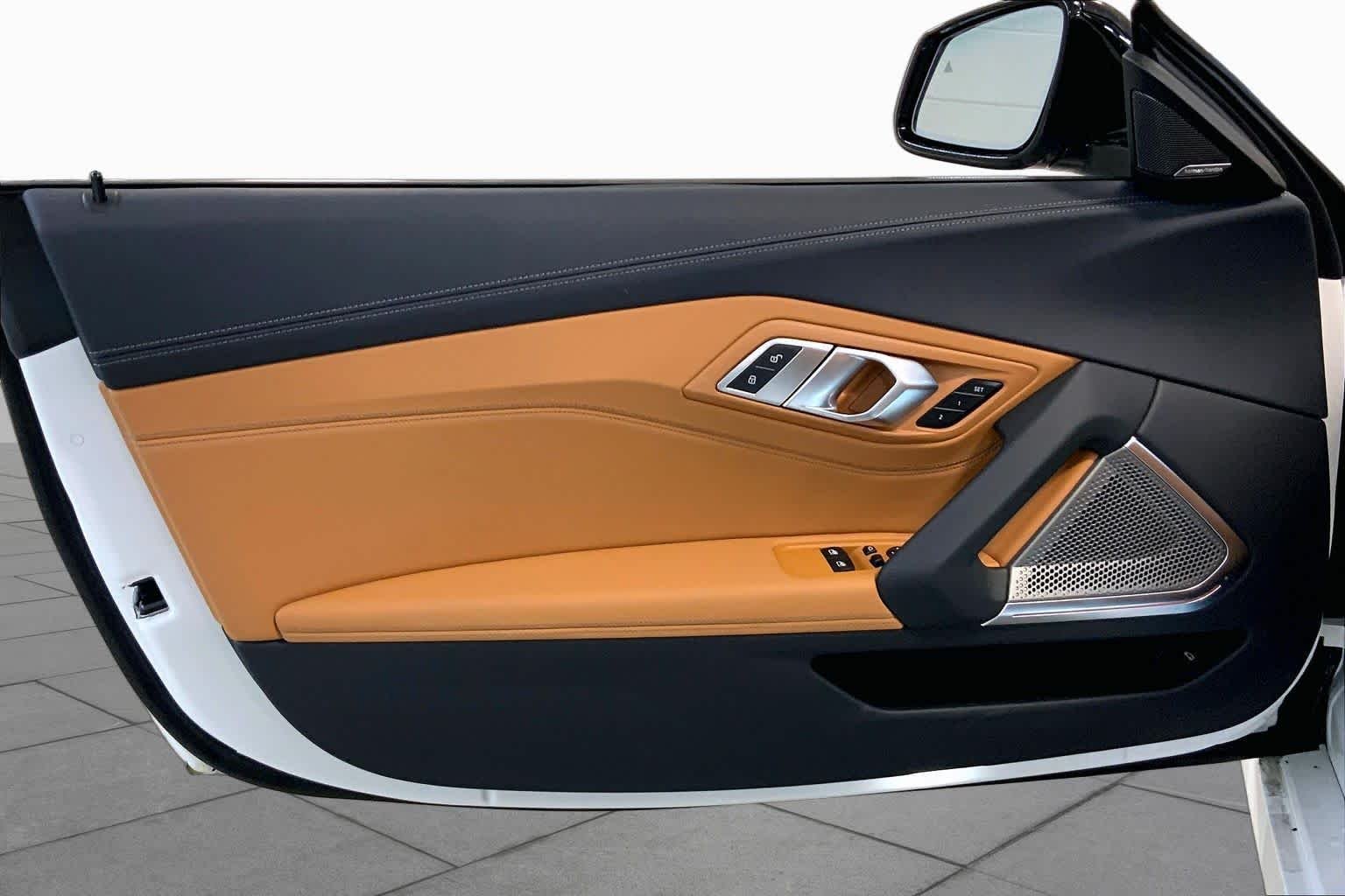 New 2026 Alpine White BMW sDrive30i image 10