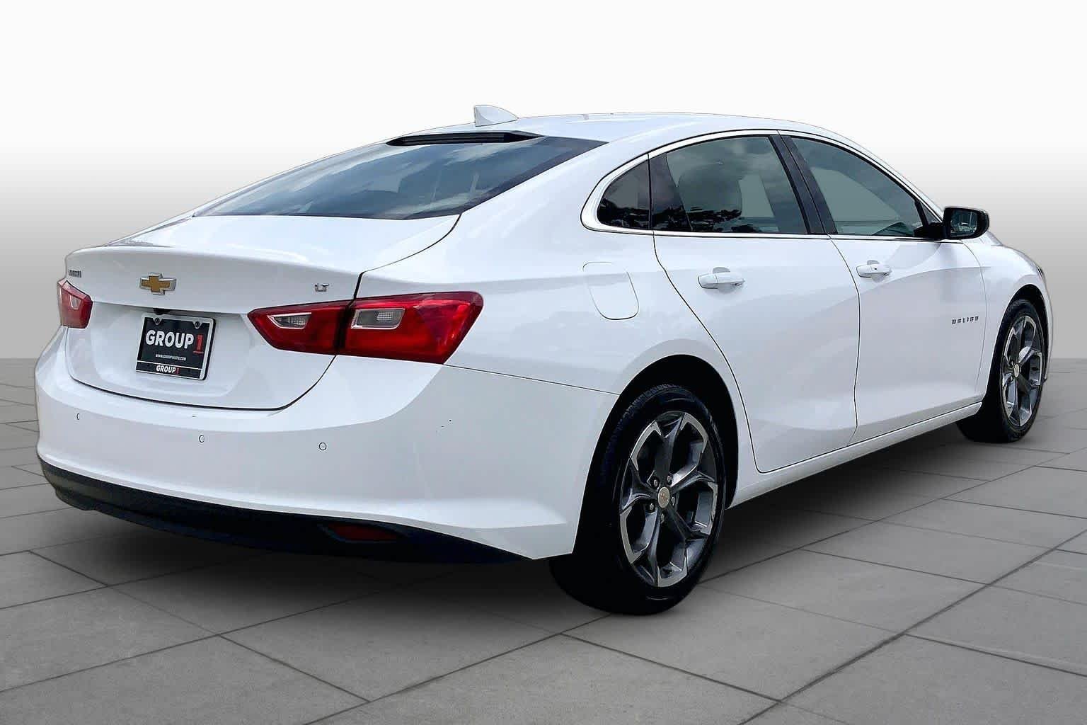 Used 2024 Summit White Chevrolet LT image 13