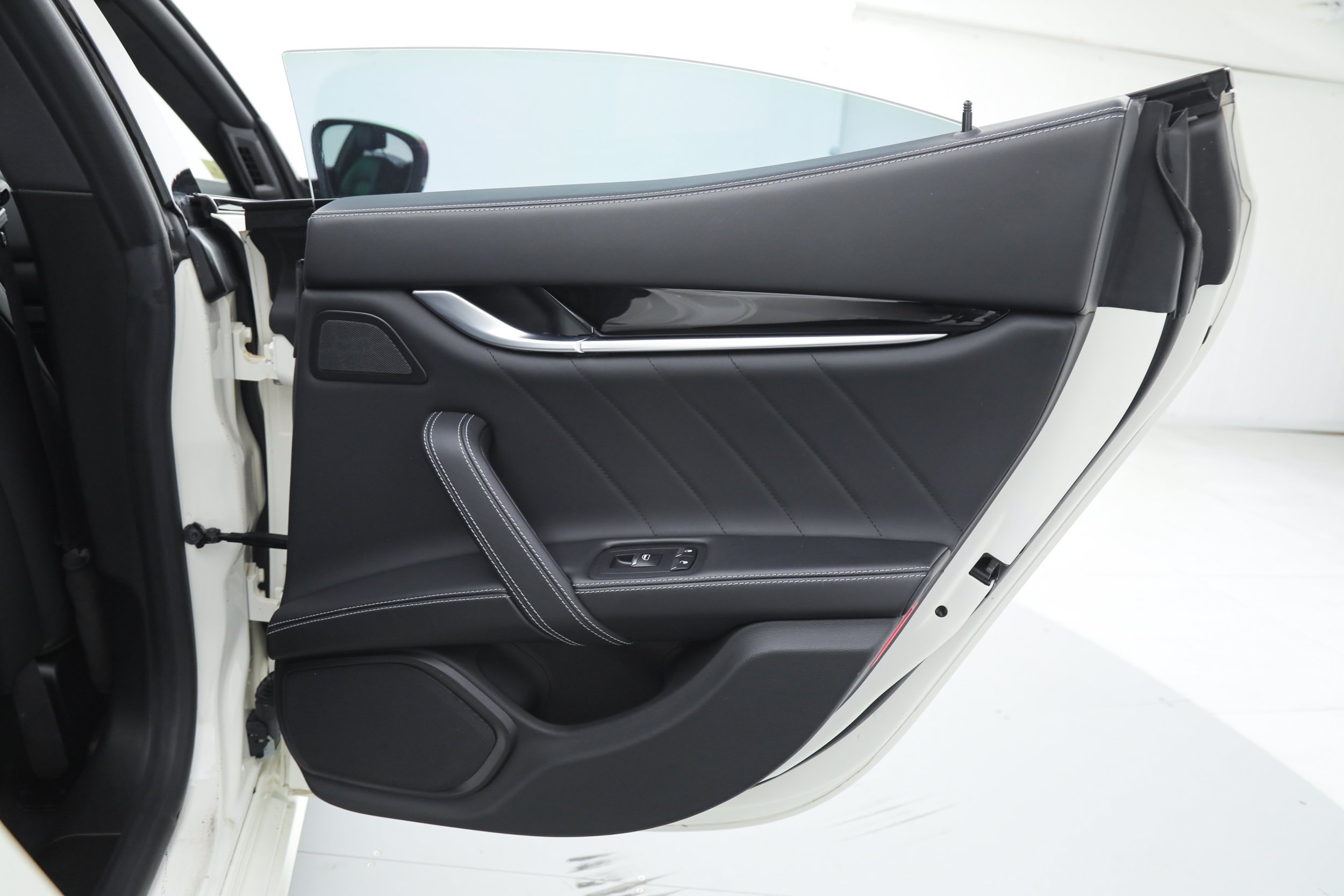Certified Used 2023 White Maserati Modena image 13
