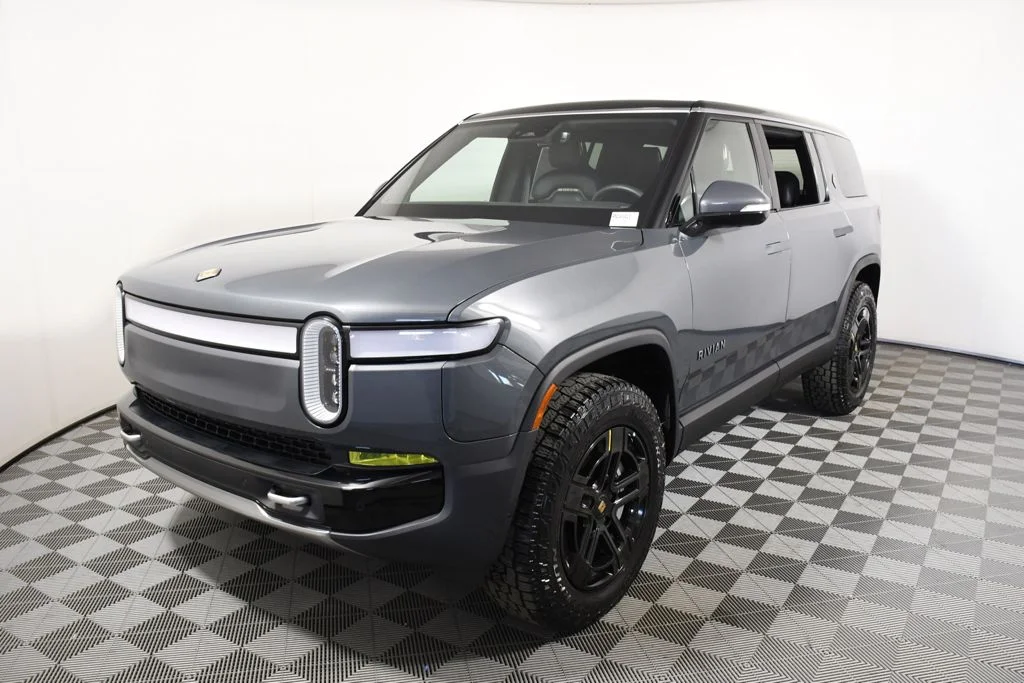 2024 Rivian R1S Adventure Dual-Motor Max Pack's photo