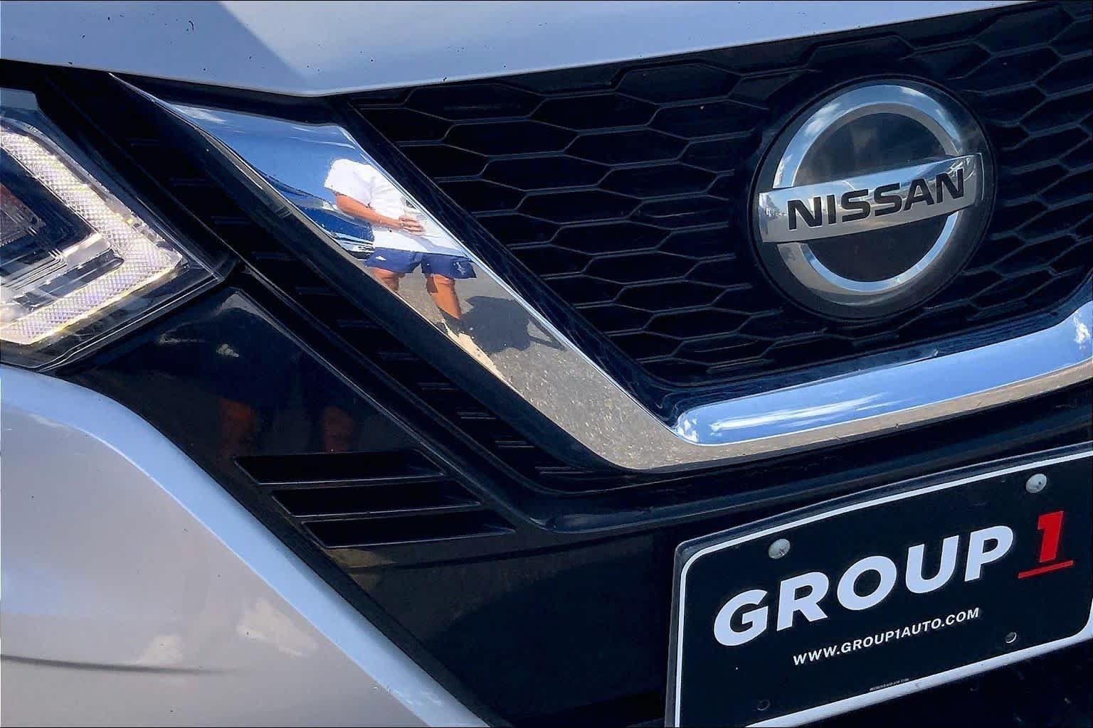 Used 2021 Brilliant Silver Metallic Nissan S image 30