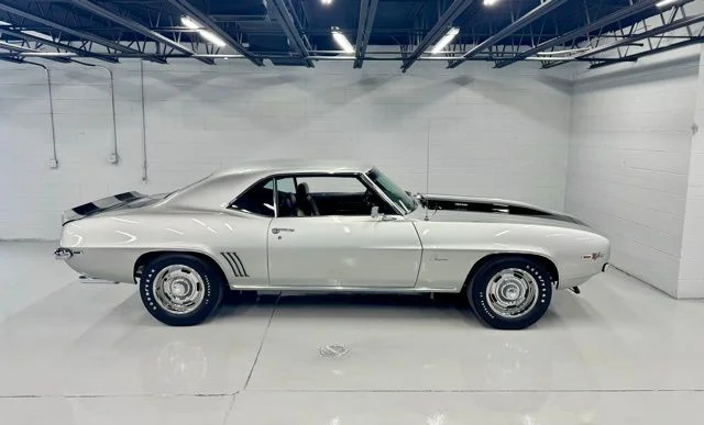 Used 1969 Silver Chevrolet Z28 image 6