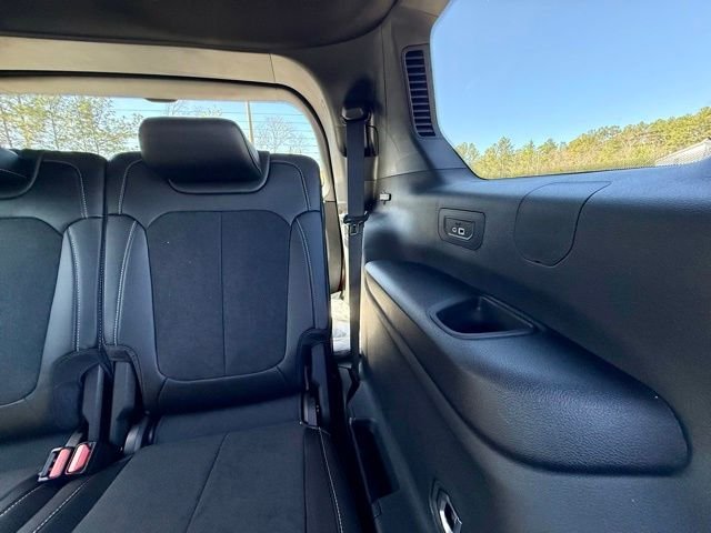 New 2026 Velvet Red Pearl-Coat Exterior Paint Jeep Laredo image 15