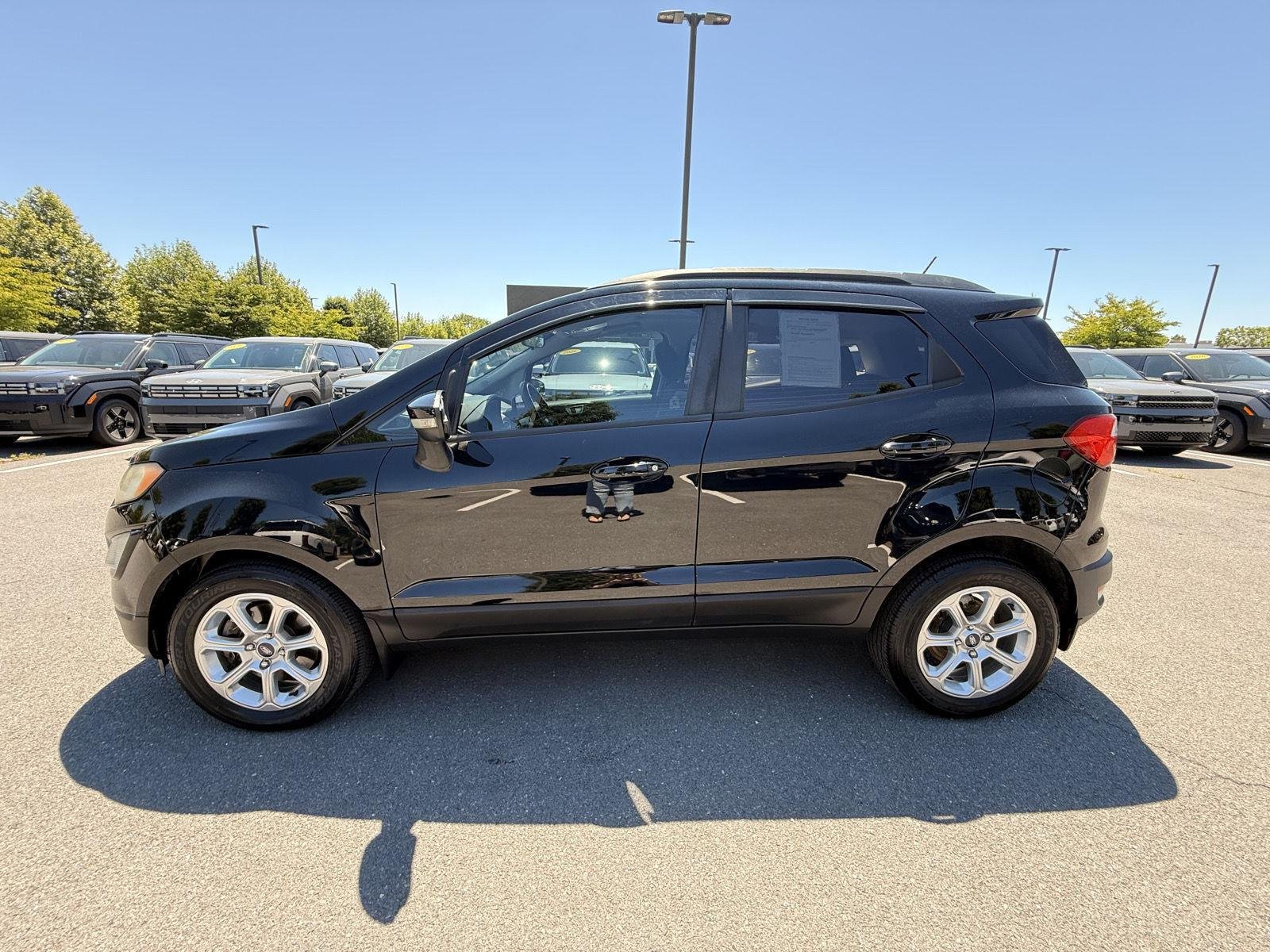 Used 2019 Shadow Black Ford SE image 6