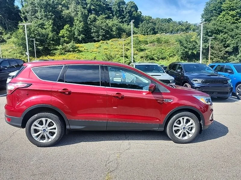Used 2017 Red Ford SE image 5
