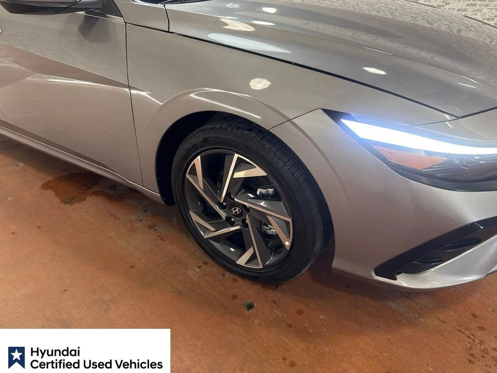 Certified Used 2025 Fluid Metal Hyundai SEL Convenience image 12
