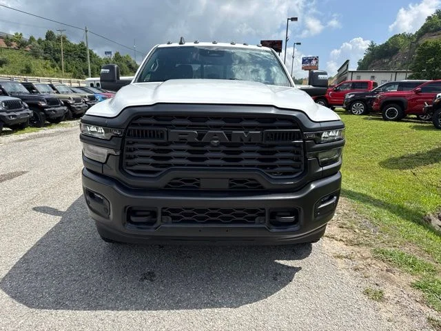 New 2026 Bright White Clear-Coat Exterior Paint RAM Tradesman image 7