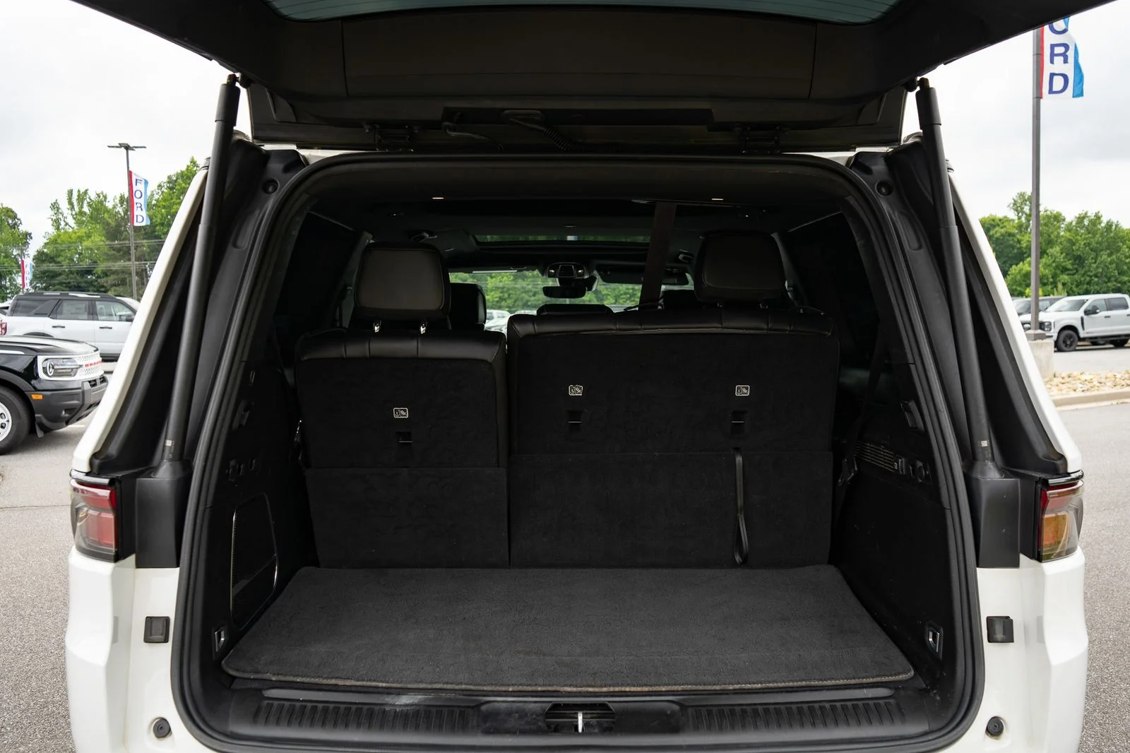 Used 2022 White Jeep Series I image 9