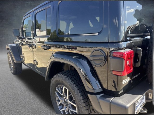 Used 2025 Black Jeep Sahara image 16