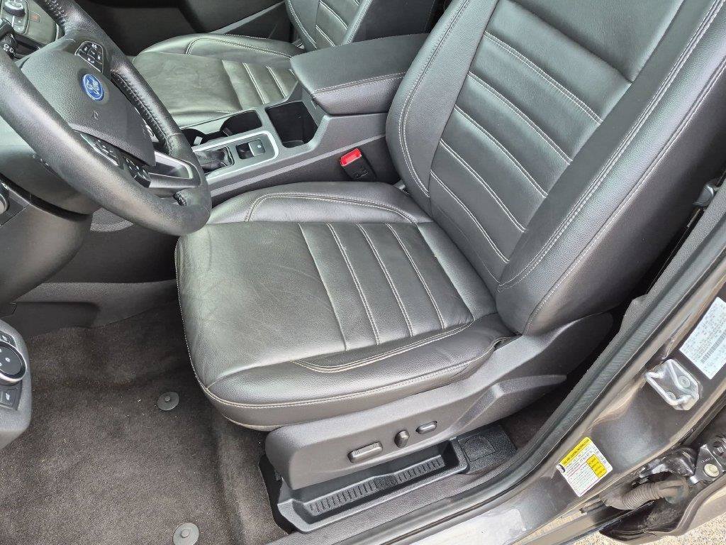 Used 2018 Gray Ford SEL image 21