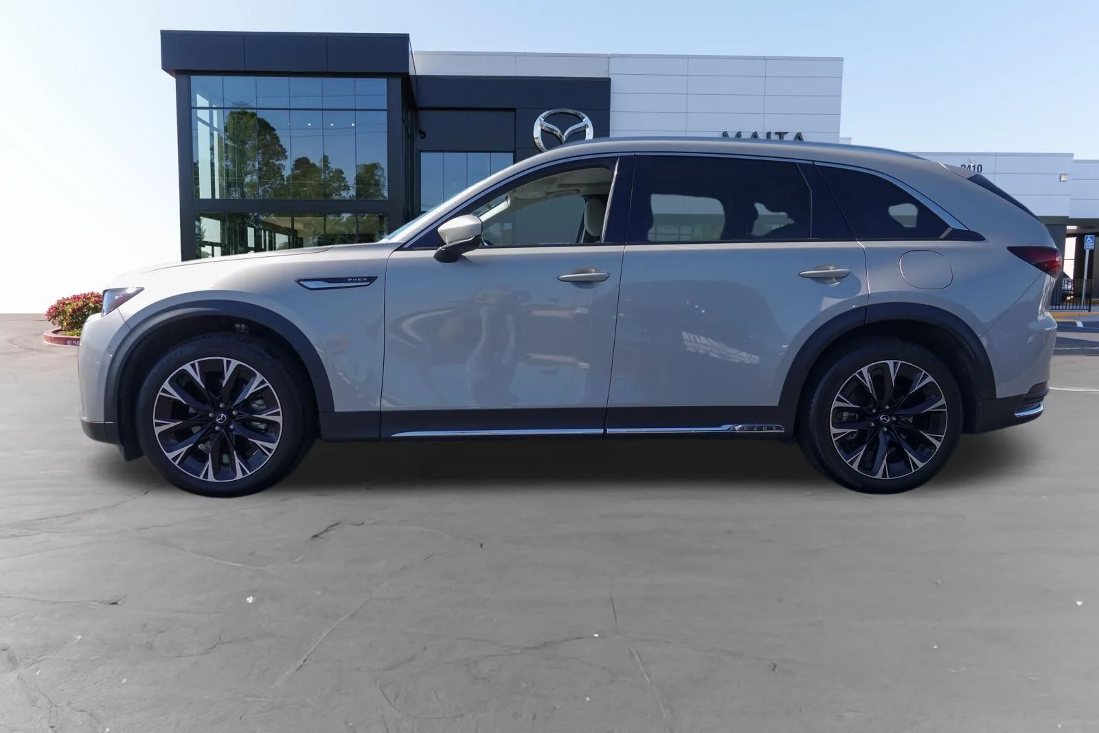 Certified Used 2024 Platinum Quartz Mazda Premium image 8