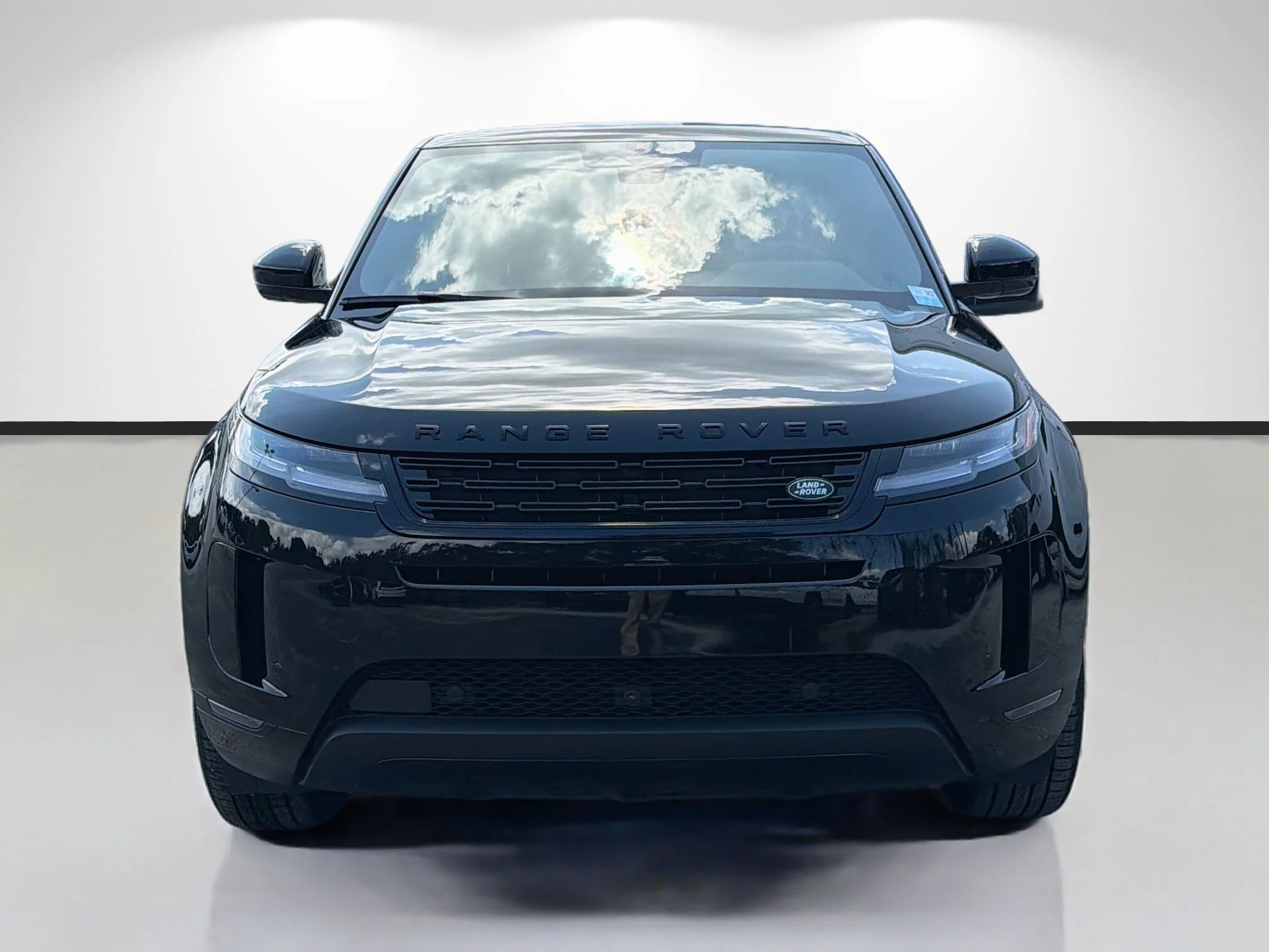 New 2026 Santorini Black Metallic Land Rover Core S image 8