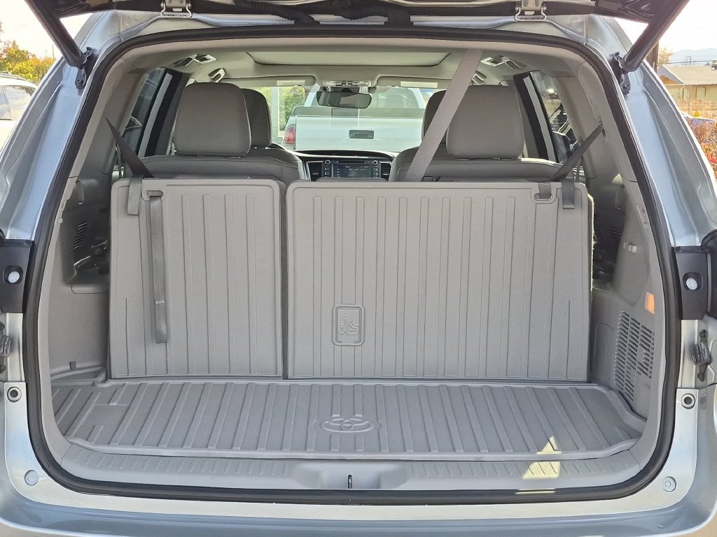 Used 2018 Silver Toyota Limited Platinum image 24