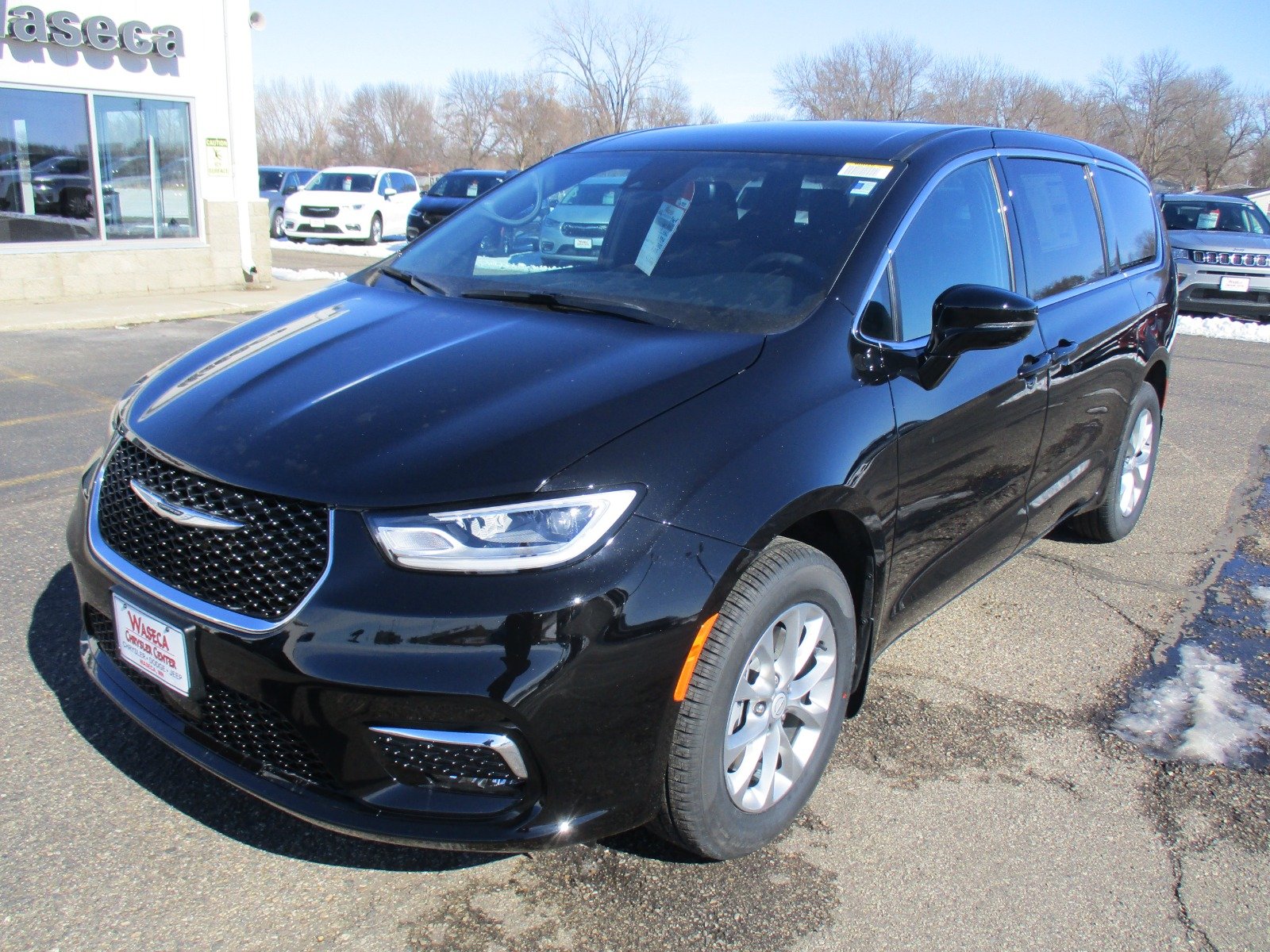 2026 Chrysler Pacifica Select AWD's photo