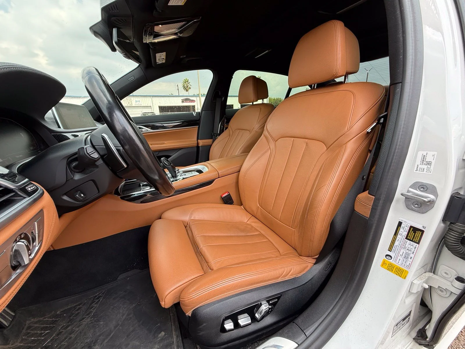Used 2022 White BMW 740i image 11