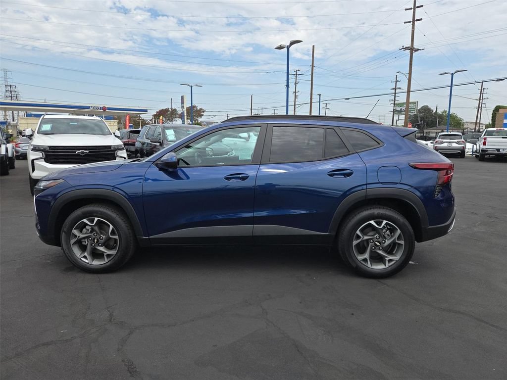 2024 Chevrolet Trax LT - Photo 32
