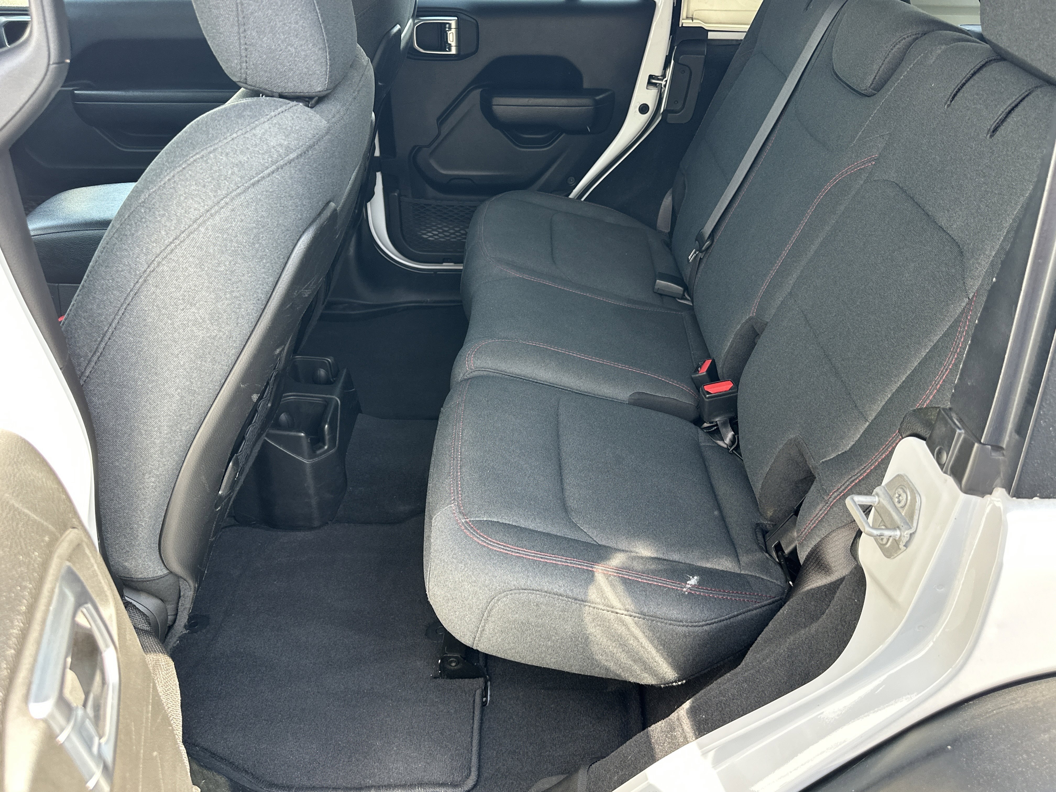 Used 2024 Bright White Clearcoat Jeep Rubicon image 21