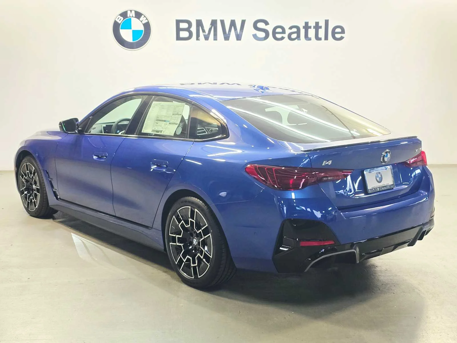 New 2026 Portimao Blue Metallic BMW xDrive40 image 4