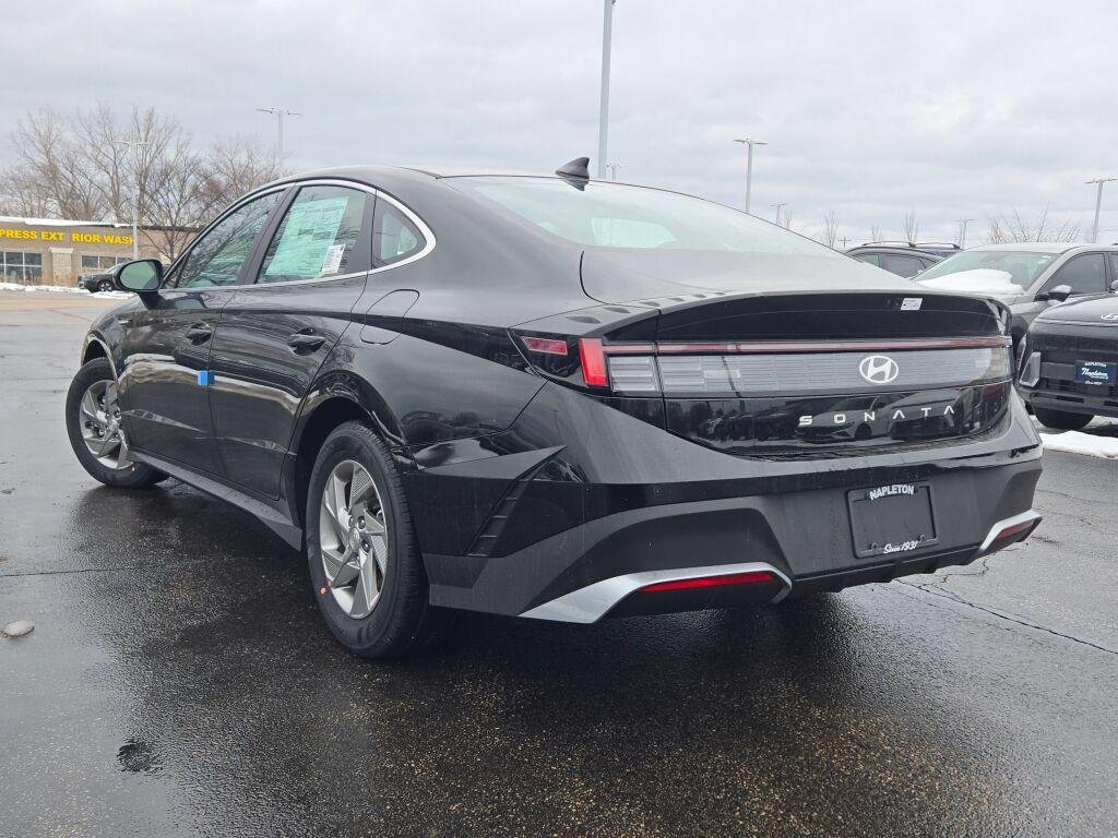 New 2026 Black Hyundai SE image 15