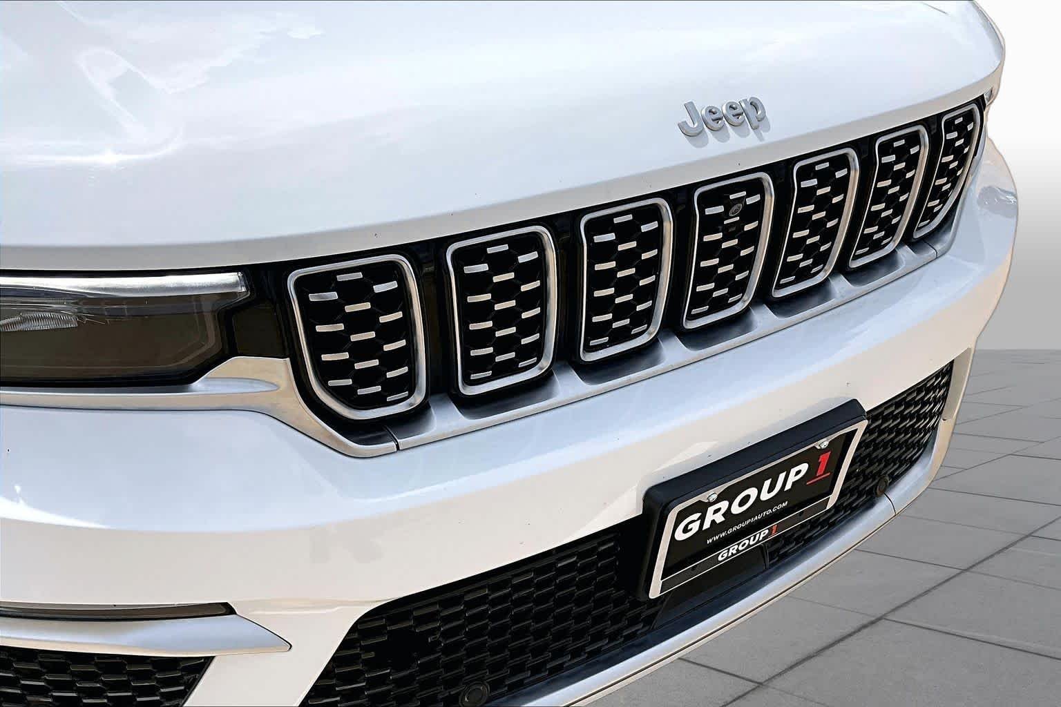 Used 2025 Bright White Clearcoat Jeep Summit Reserve image 30