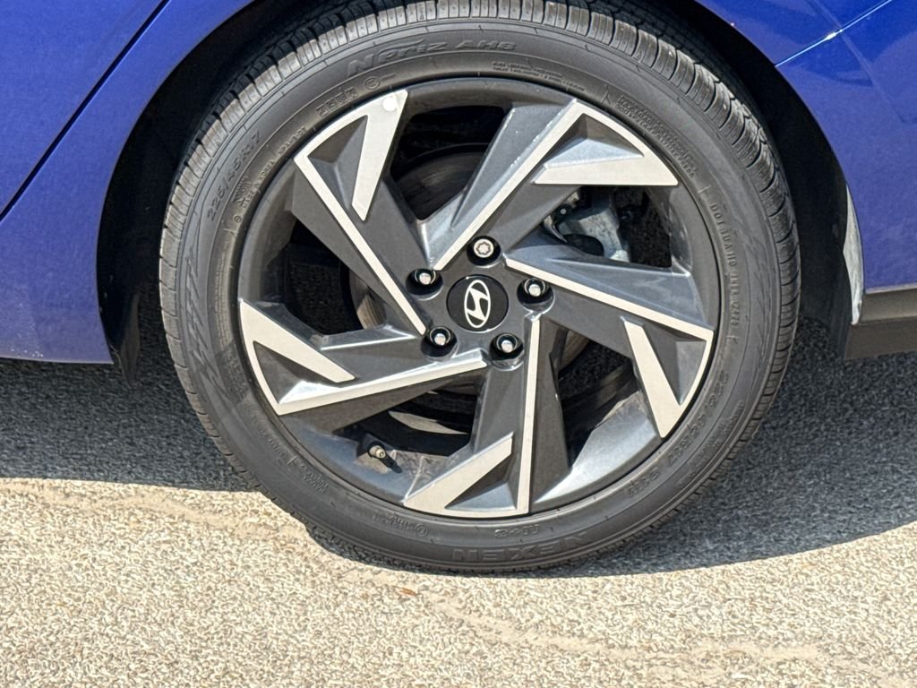 Used 2024 Blue Hyundai SEL image 9