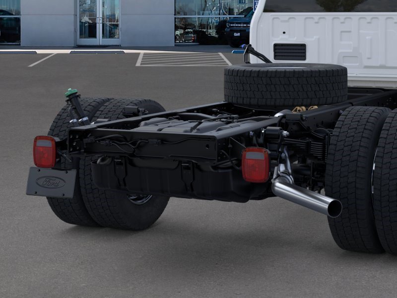 New 2026 Oxford White Ford XLT image 22