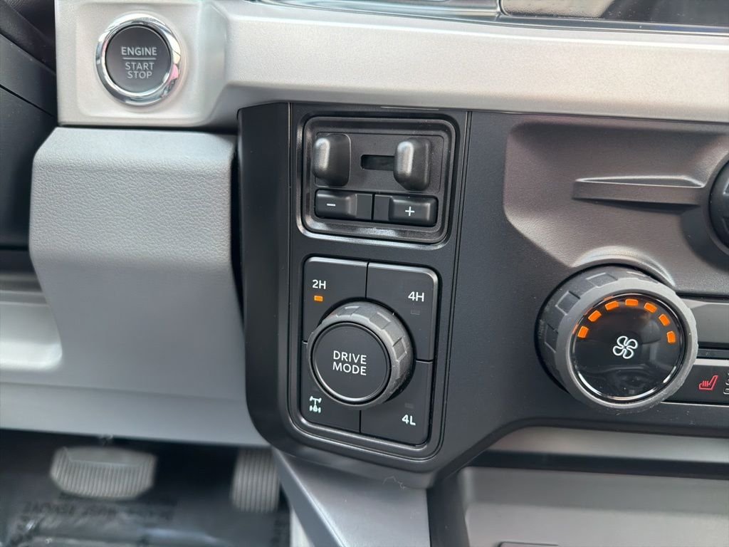 New 2026 Agate Black Metallic Ford F-250® XLT image 34