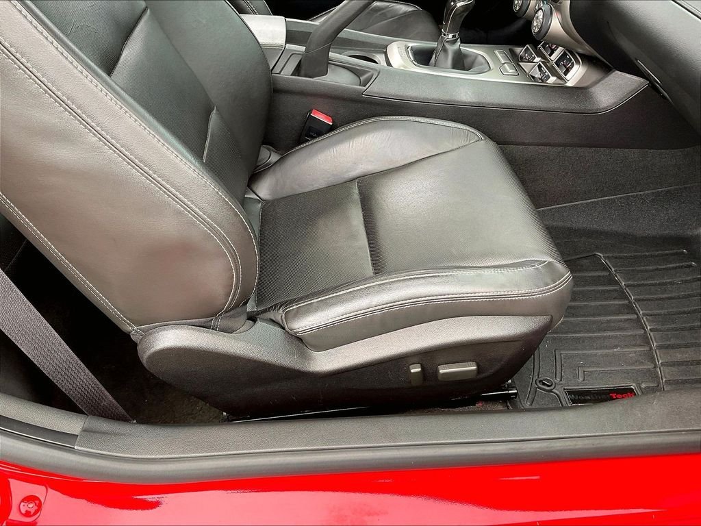 Used 2015 Red Hot Chevrolet 2LT image 34