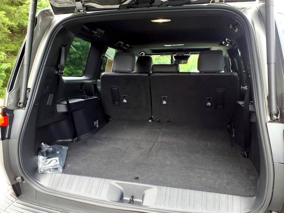 Used 2024 Atomic Silver Lexus GX 550 Luxury image 5