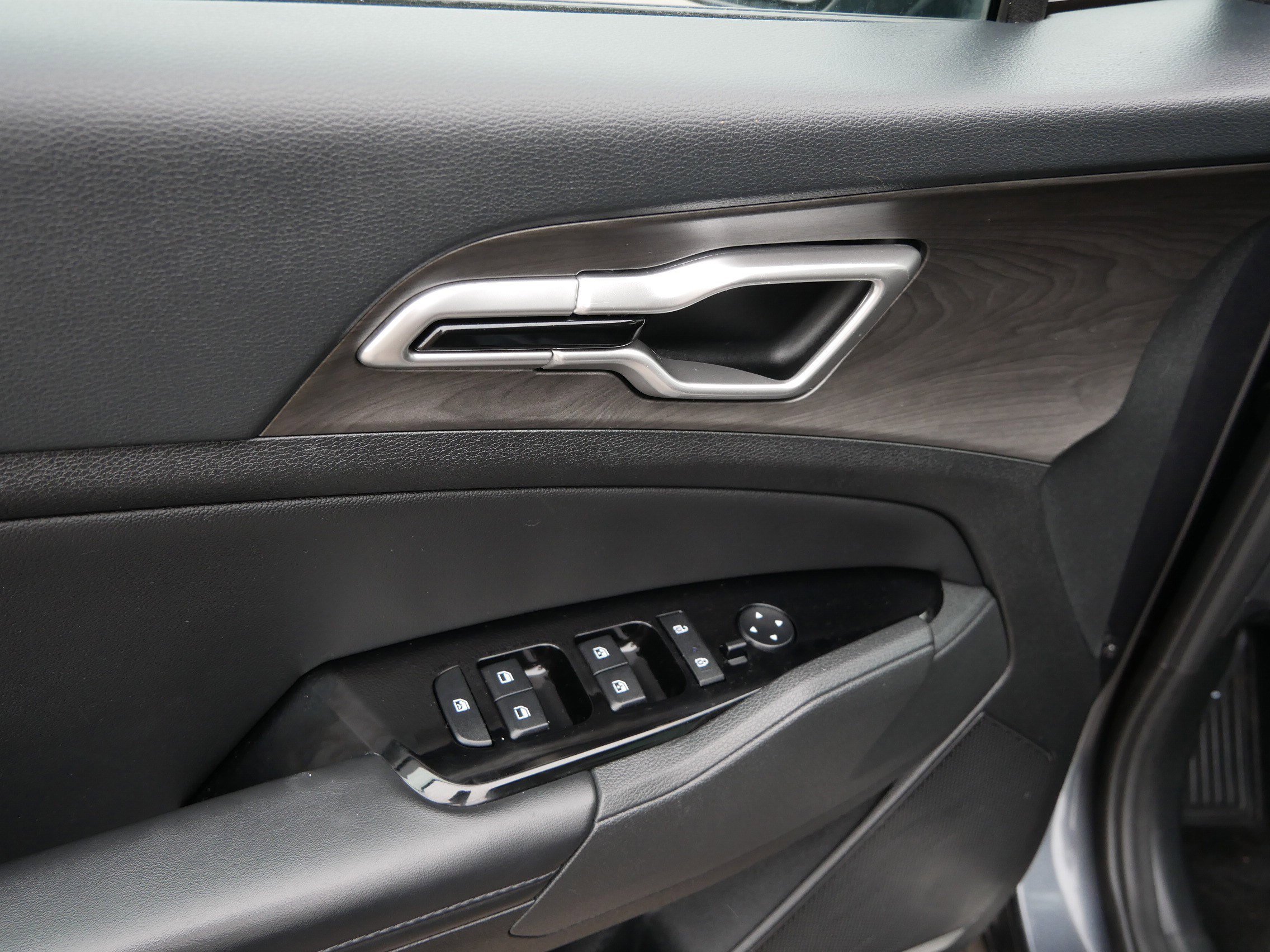 Used 2023 Gravity Gray Kia X-Line image 20