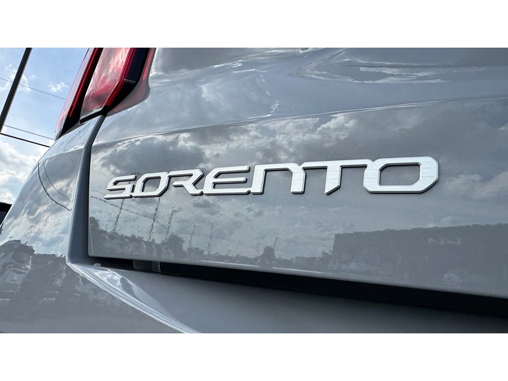 2026 Kia Sorento S photo 4