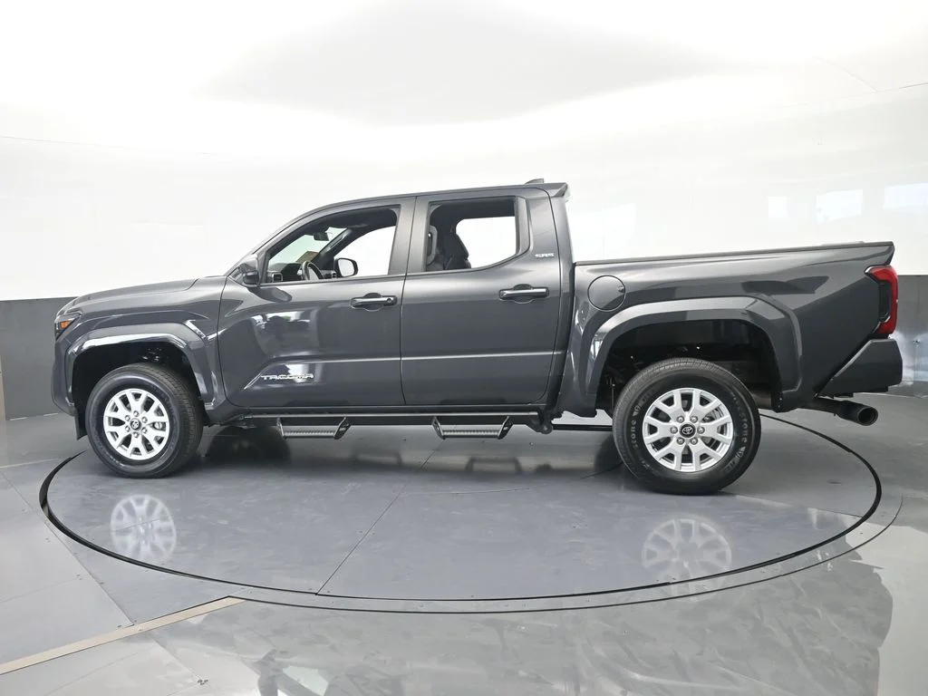 Used 2024 Underground Toyota SR5 image 3