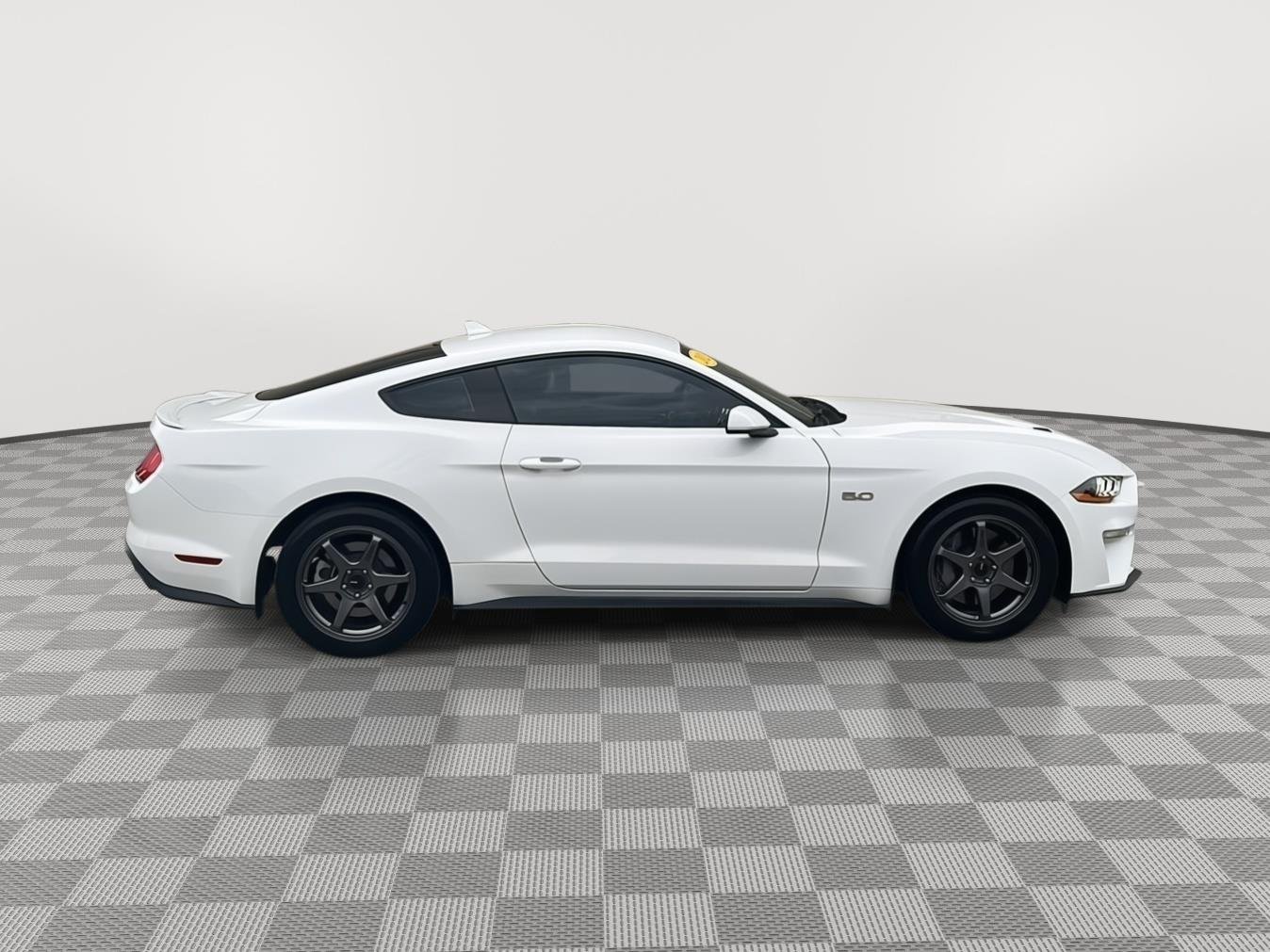 Used 2022 Oxford White Ford GT image 18