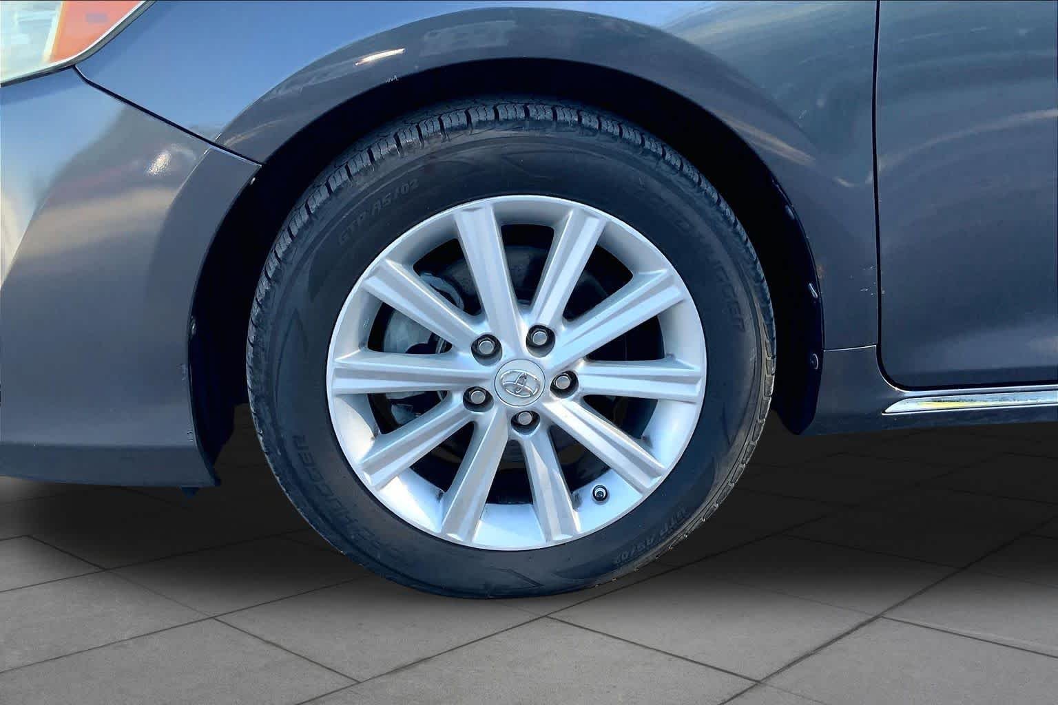 Used 2012 Magnetic Gray Metallic Toyota XLE image 10